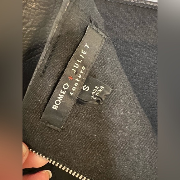 Romeo + Juliet Couture Embroidered Floral Studded Faux Leather Mini Skirt Sz Sm - Picture 5 of 8